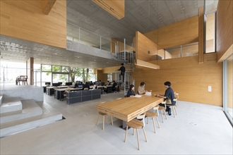 ストローグ社屋